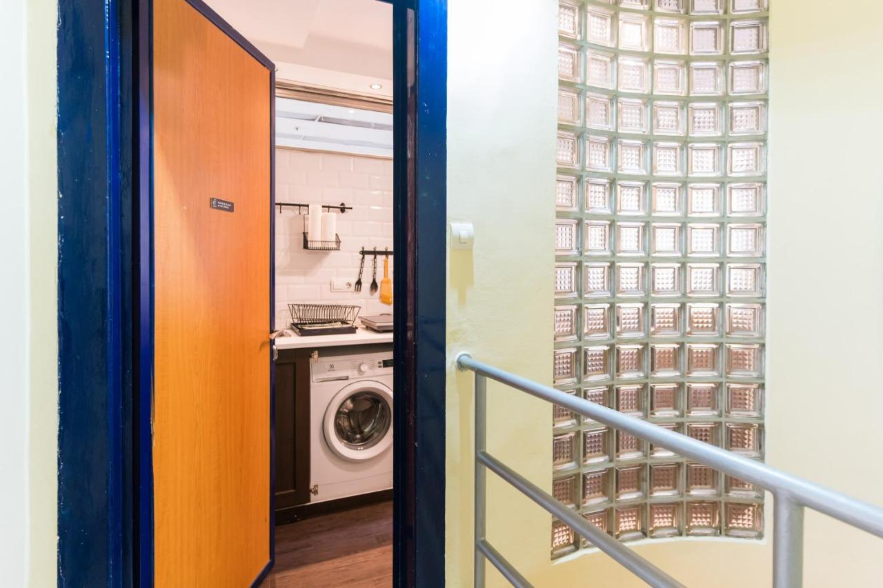 Cheerful Downtown Apartment *